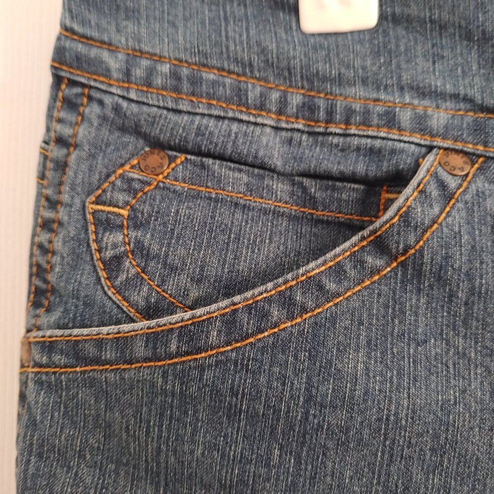 Two Button Capris - Picture 3 of 7